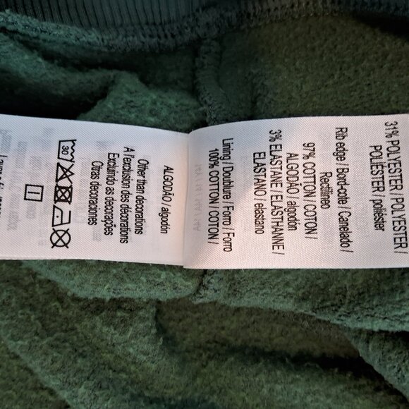 Lacoste Globe Graphic Sweatshirt for Kid's or Adult - Picture 12 of 12